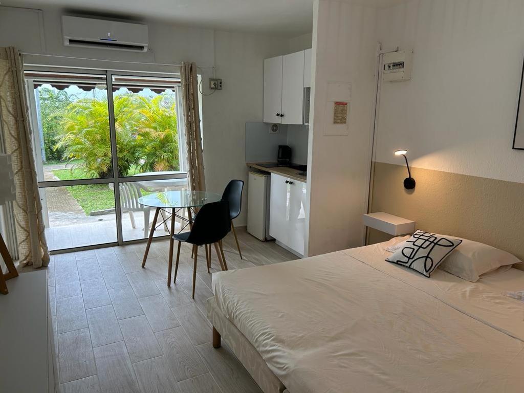 Superbe Studio Avec Piscine, Au Coeur De La Marina! Village Soleil ! Proche Aeroport & Ferry Le Gosier  Exteriér fotografie