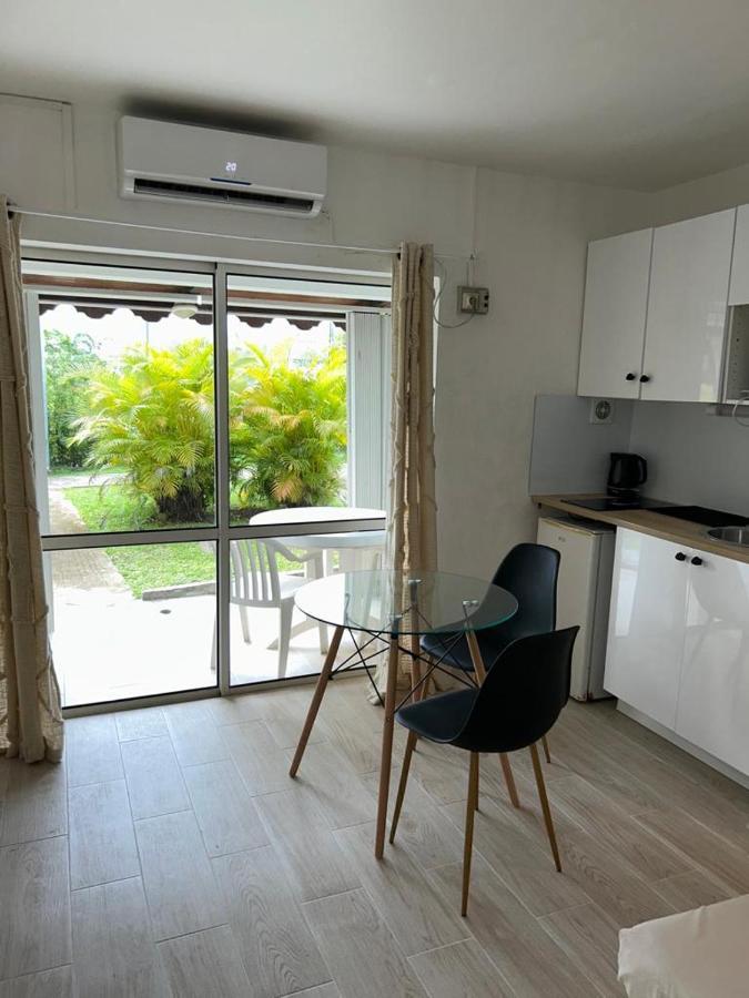 Superbe Studio Avec Piscine, Au Coeur De La Marina! Village Soleil ! Proche Aeroport & Ferry Le Gosier  Exteriér fotografie