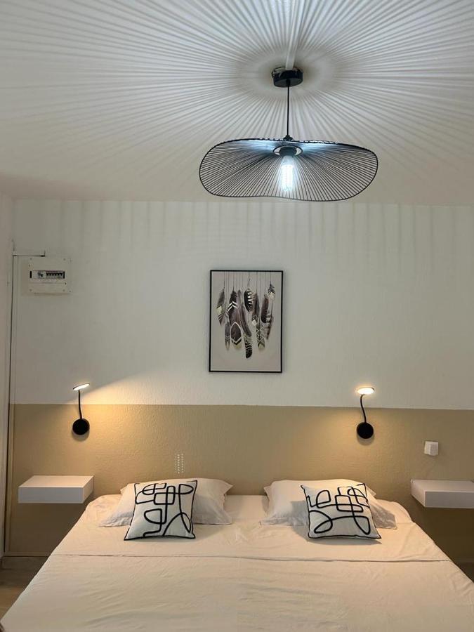 Superbe Studio Avec Piscine, Au Coeur De La Marina! Village Soleil ! Proche Aeroport & Ferry Le Gosier  Exteriér fotografie