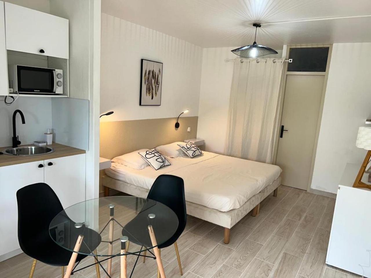 Superbe Studio Avec Piscine, Au Coeur De La Marina! Village Soleil ! Proche Aeroport & Ferry Le Gosier  Exteriér fotografie
