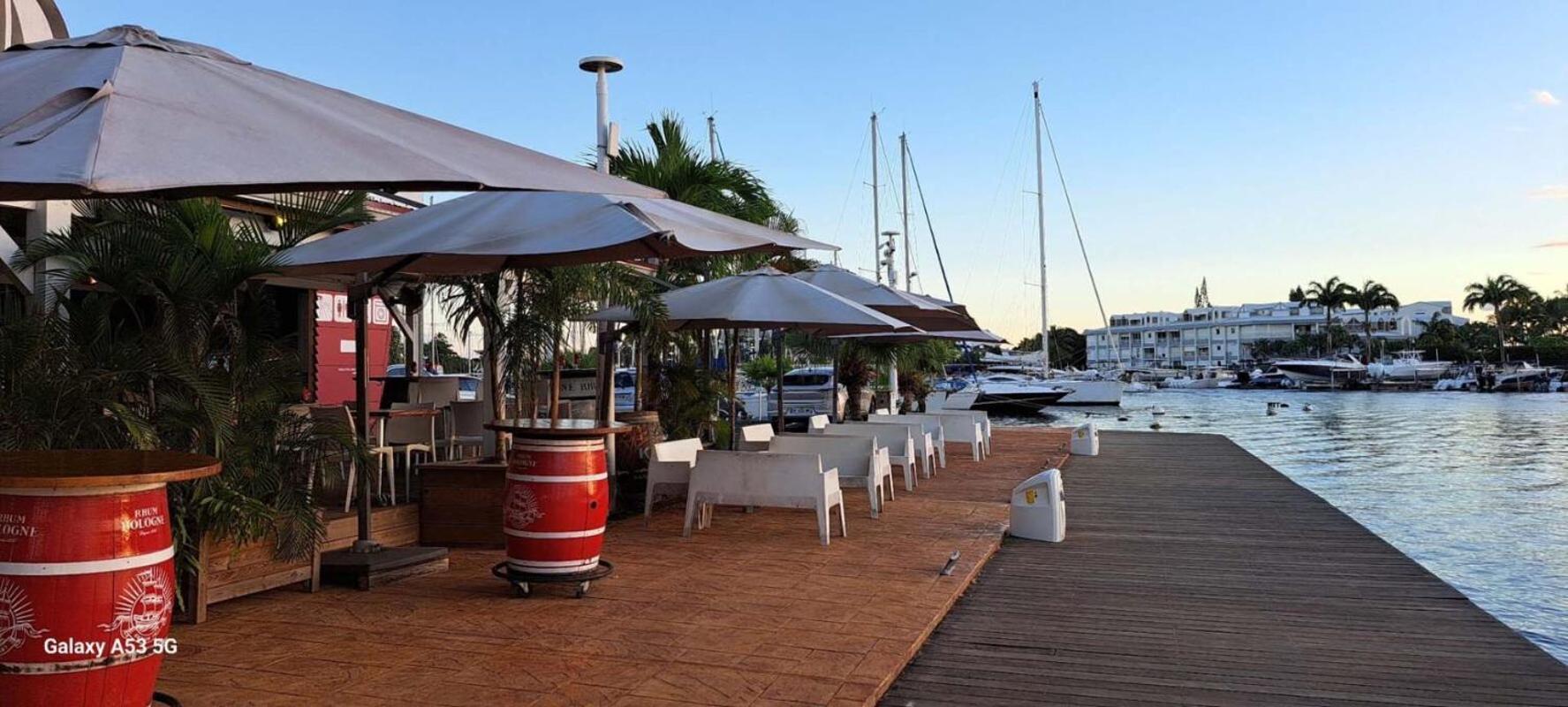 Superbe Studio Avec Piscine, Au Coeur De La Marina! Village Soleil ! Proche Aeroport & Ferry Le Gosier  Exteriér fotografie